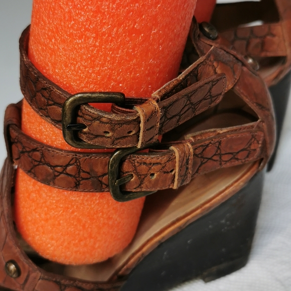 Stuart Weitzman wedge sandals - Picture 4 of 6